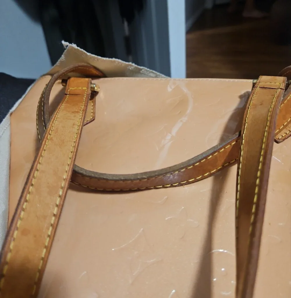 Source Unknown Tan Leather Shoulder Bag with Gold Hardware